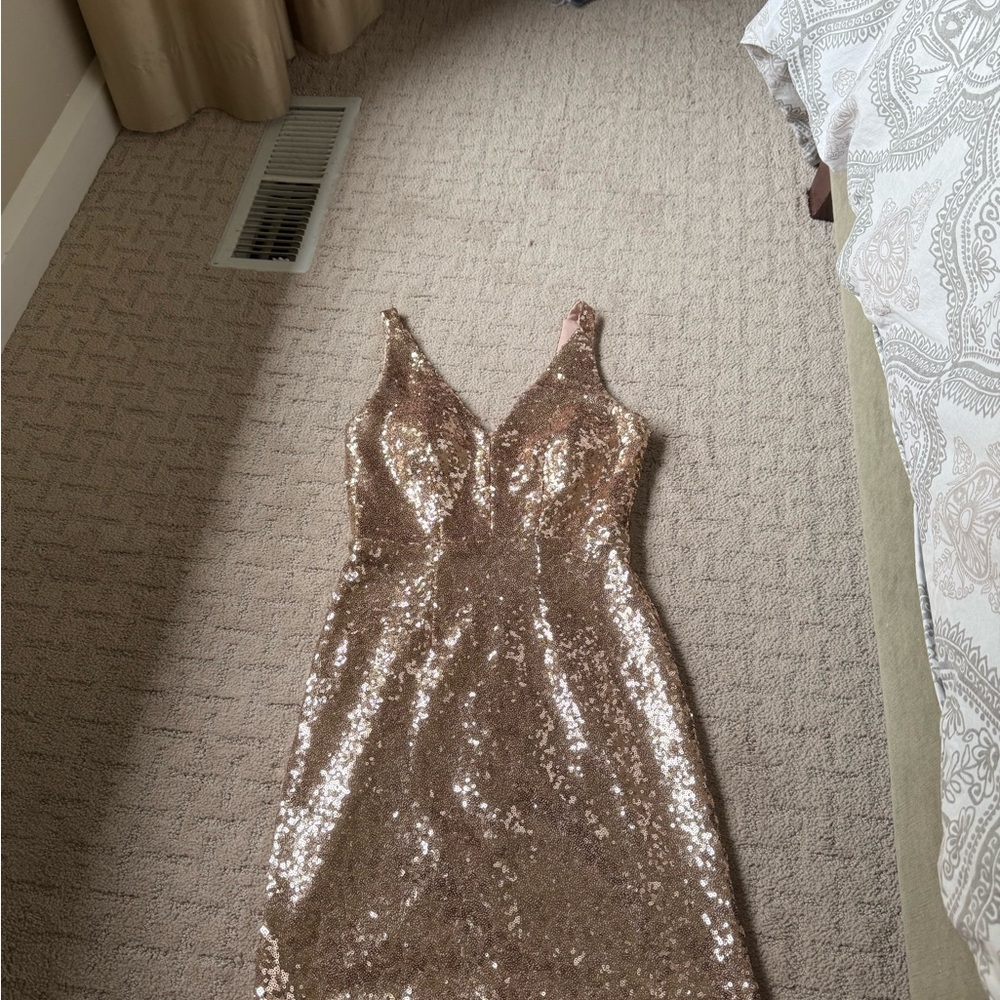 NIGHT WAY Women's Champagne Sequined V-Neck Cocktail Sheath Dress